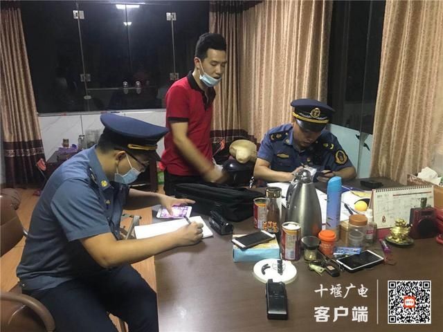整治|十堰重拳整治客运“乱象”！昨夜突击检查画面曝光