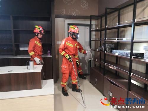  便利店|“不速之客”深夜造访便利店 贞丰消防成功捕捉