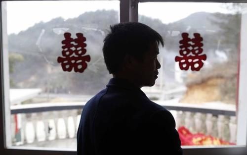 抛弃|女子结婚当天抛弃丈夫，带20万彩礼去前夫家，民警：第五次结婚！