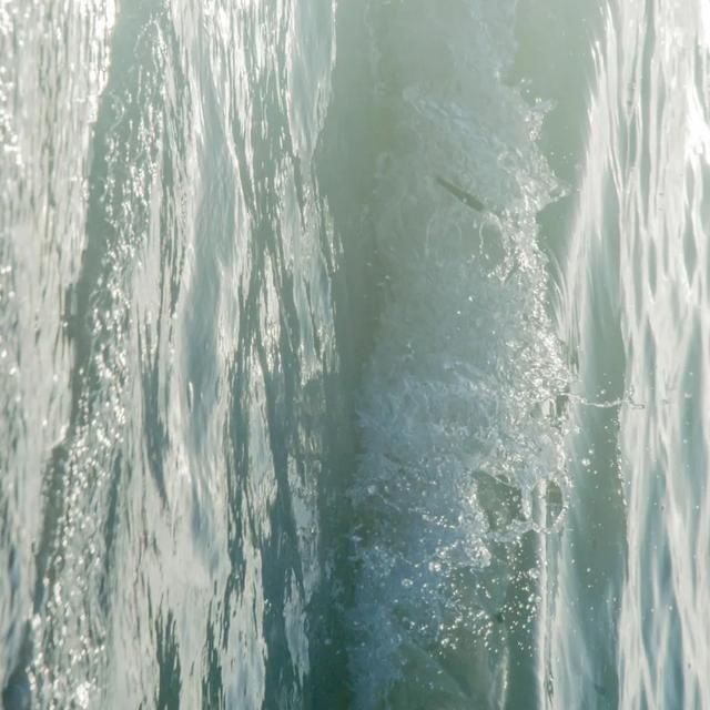  shui|陈燕：光不度，shui水成文