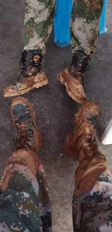 官兵|【青分享】多支部队的7000余名官兵正在第一线参加抗洪抢险任务