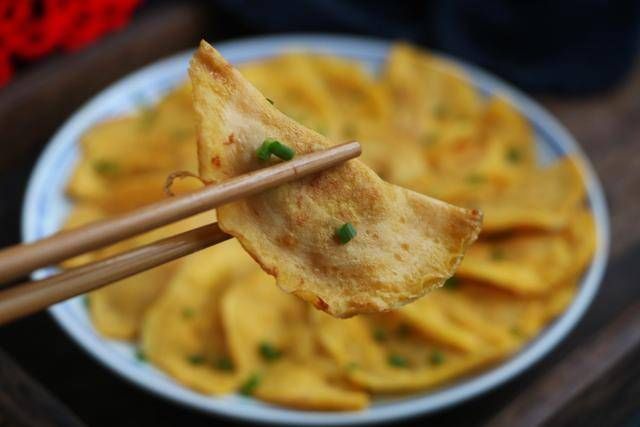 蛋饺|蛋饺这样做太美味,鲜嫩多汁,新手也能学会,过年做给家人超解馋