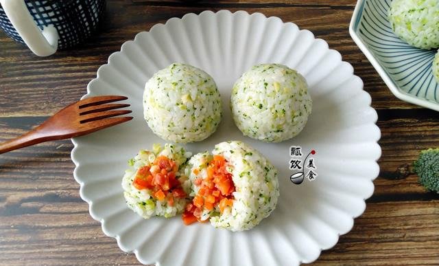 做法|这早餐上桌秒光,抗饿又解馋,做法超懒人,1拍1捏,1分钟做10个