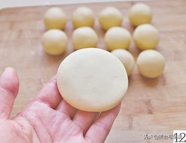 技巧|不需要任何技巧,教你这样做核桃酥,在家一样能做的很好吃