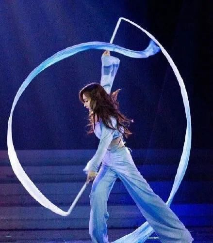  王智|《浪姐》复活排位赛：孟佳赢了张含韵，吴昕沈梦辰强势回归，谁会进入总决赛