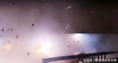 还击|男子用蟒蛇恶作剧女友，女友用8000响鞭炮还击