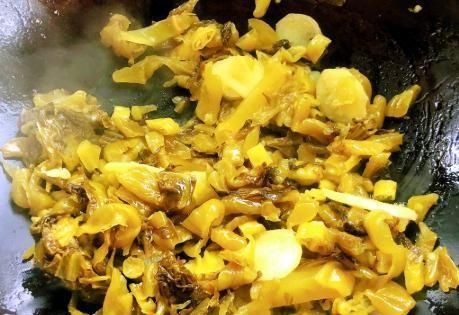 下锅|做酸菜鱼,酸菜别直接就下锅炒,多加3点,鱼汤鲜香肉嫩滑不碎