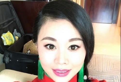  大道|从《星光大道》出道的草帽姐，为何沦落路边卖葡萄，原因值得深思