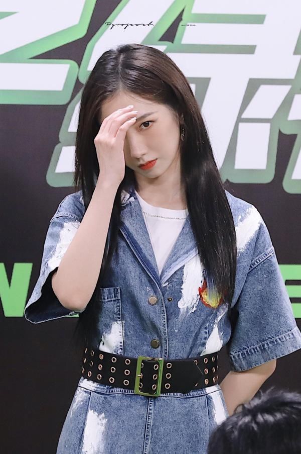  再见|一线丨《炙热的我们》决赛夜火箭少女含泪说再见，yamy受骂战影响变沉默