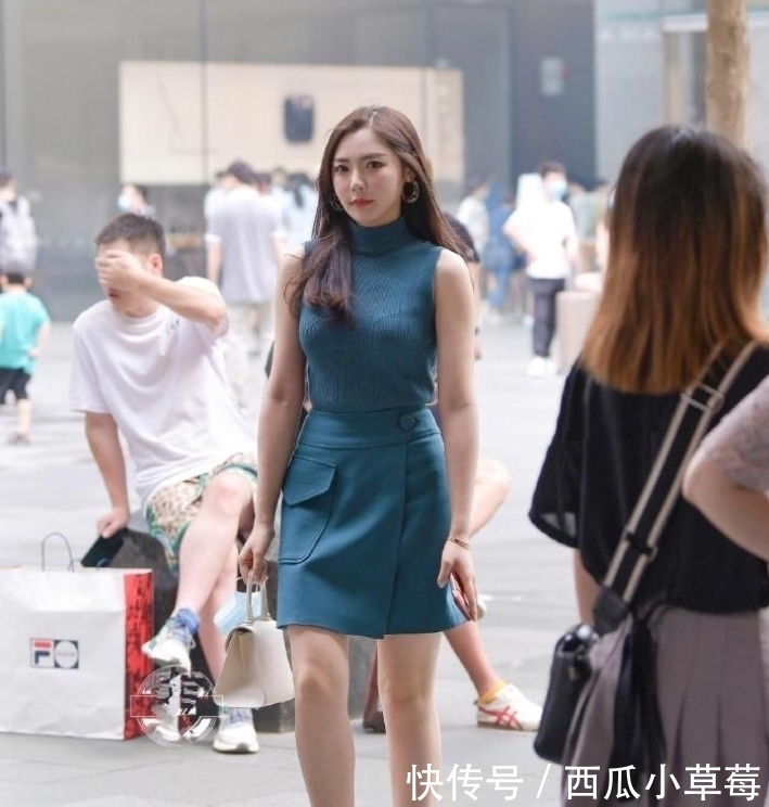  优雅|幽蓝色套裙一秒变贵妇，优雅气质尽显