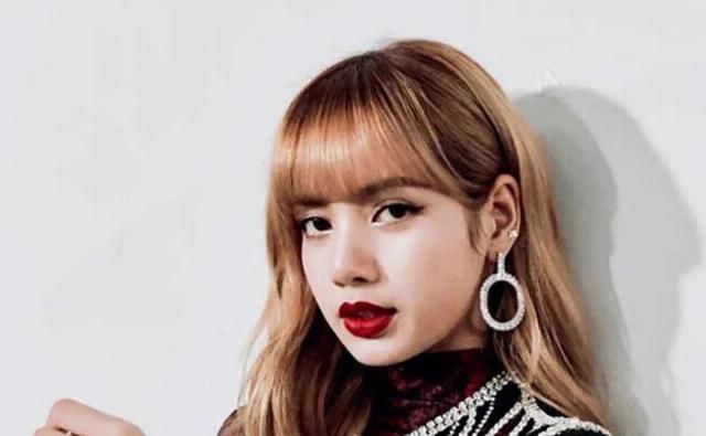 小哥|Lisa心头好牵手18岁男神小哥，人间芭比遗憾落选，粉丝哭了