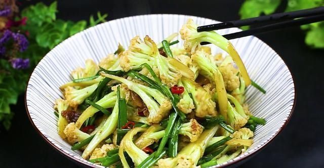 不脆|饭店的花菜为啥那么好吃？大厨告诉你秘诀，要不然花菜不脆也不香