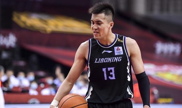  艾伦|垃圾时间辽宁撤出主力，但郭艾伦仍在场上！杨鸣这是伤害球星啊