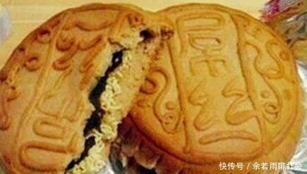 吃法|搞笑又奇葩的方便面吃法,吃垃圾桶方便面的大哥,你是饿坏了吧!