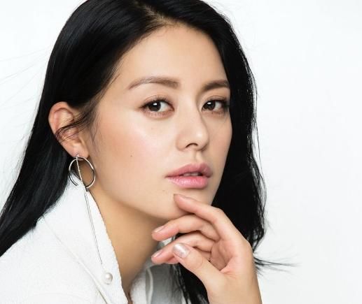  主角|胡歌都捧不红的女演员，出道16年当了38次主角，却一直火不起来