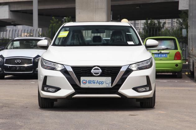 月薪|同级别没对手！月薪8千你会考虑它吗？ 轩逸 vs 福克斯