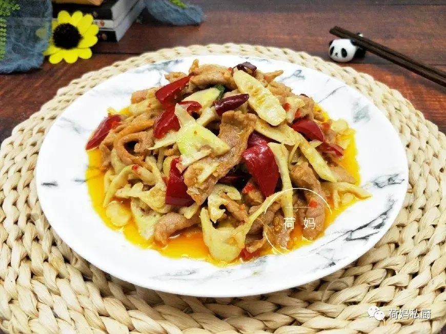 苦笋|苦笋小炒肉,简单又下饭的快手小炒,10分钟就上桌