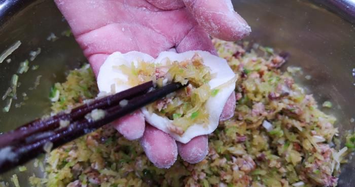 萝卜丝|调饺子馅别用猪肉了,花3块钱买半斤此肉加进去,比吃牛羊肉还香