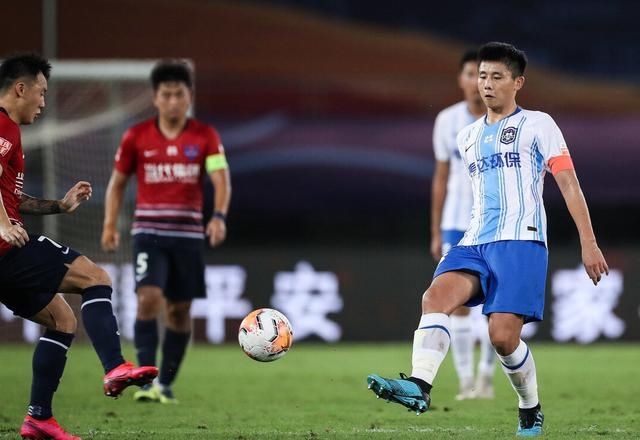 分钟|中超刺激2-2!第94分钟压哨世界波扳平!65岁名帅激动到喘不过气