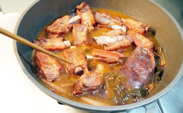  绍兴酒|做排骨时，有人先焯水有人直接炖，老厨子：全不对，教你正确做法