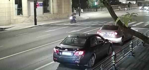  扰民|非法改装车深夜“炸街”扰民！民警：抓得就是你！