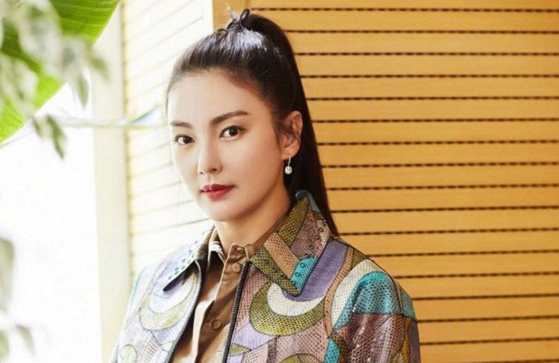  姐姐|她治得住蓝盈莹，拿得下伊能静，不愧称得上是“横姐”