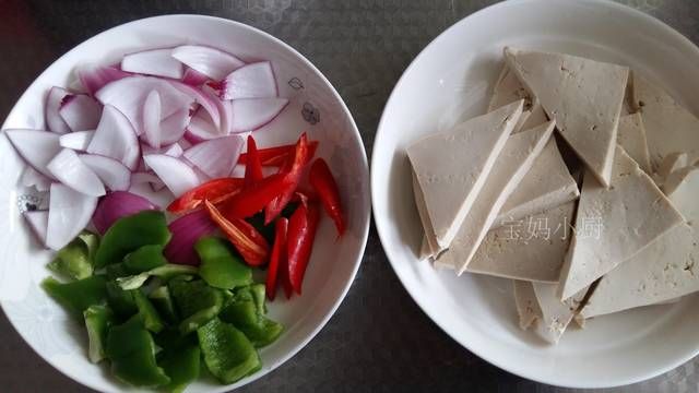食材|夏天,豆腐这样做又香又开胃,几天不吃就倍馋,做法简单,女人要吃