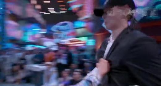  衣服|王一博怒抓张艺兴衣服引争议，本人亲自回应缘由，网友: 这就是街舞