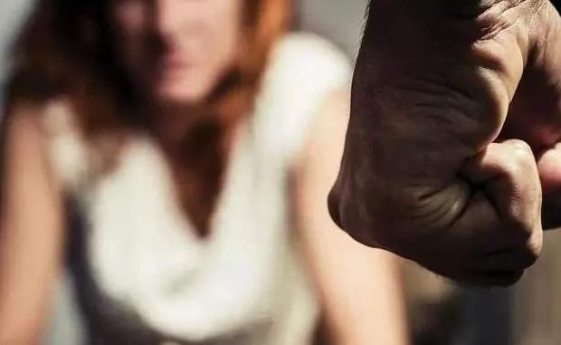 广西北海|广西北海一男子砍死女友的同室，改名换姓匿藏24年后被擒