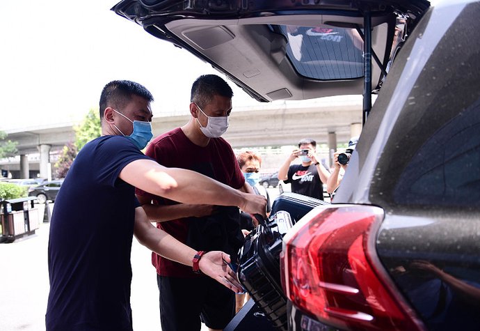 带领辽宁|黯然下课不存在!郭士强的魅力可不虚,广州球迷太给力