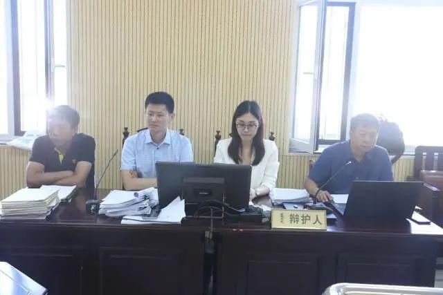  案开庭|充当黑恶势力“保护伞”、非法持有枪支、弹药，一副局长涉黑“保护伞”案开庭