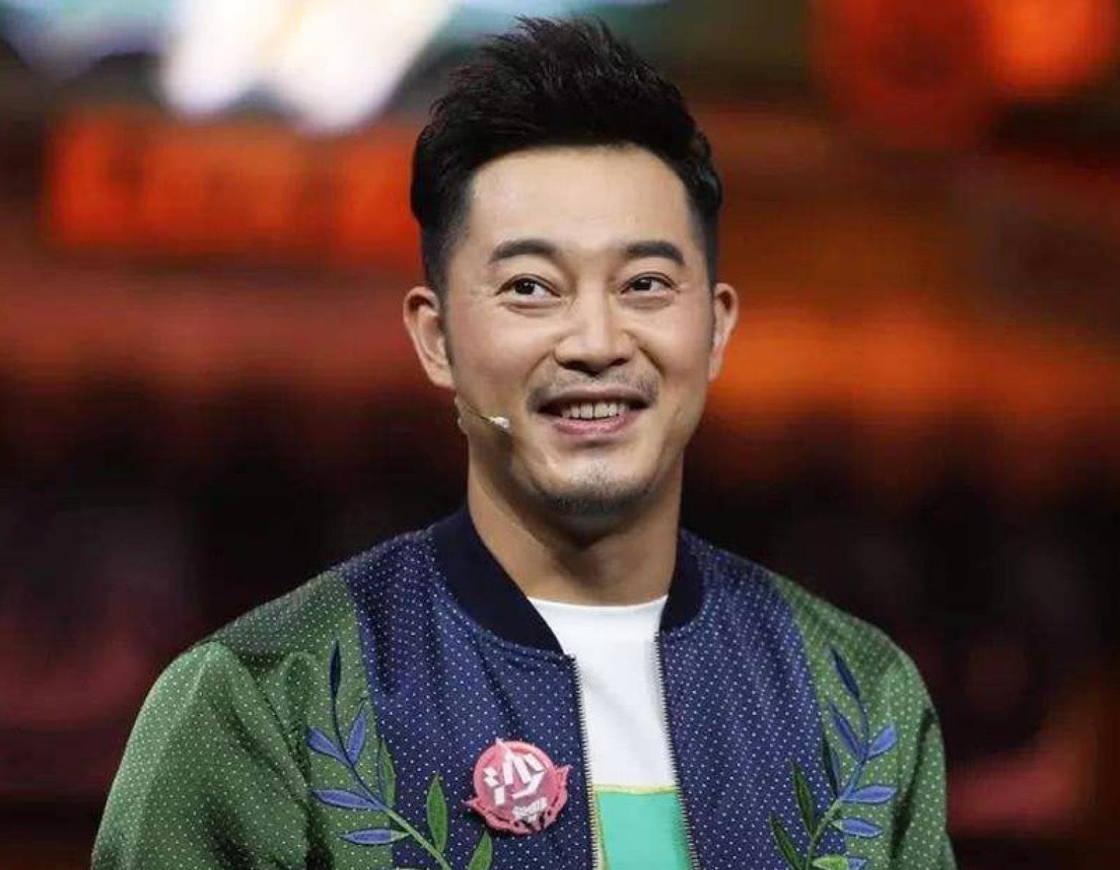  考验|考验跑男兄弟团颜值的时候到了，发布会现场没有空调，大汗淋漓形象登场