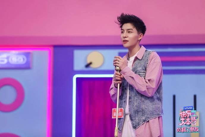  娱乐|英皇娱乐艺人亮相快本全新企划《站稳了！朋友》 玩转综艺新模式