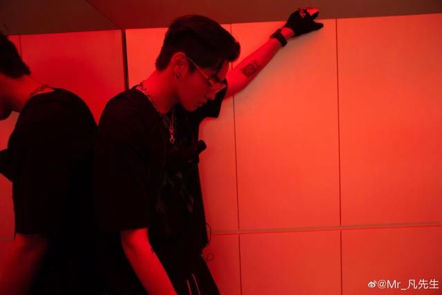  剪头|200723 吴亦凡剪头后续：亮眼绿发现身THE ROLLER限时空间