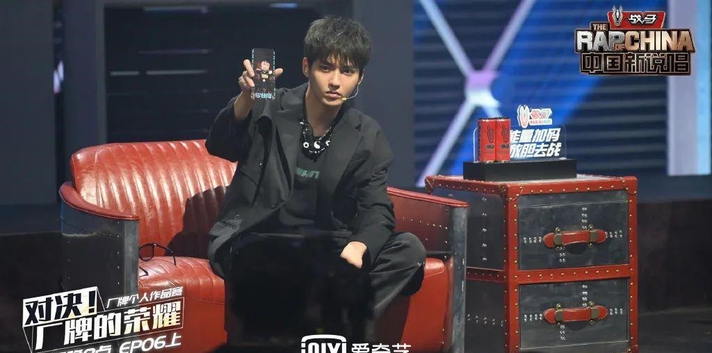 返场|网友曝吴亦凡综艺罕见发怒!现场罢演40分钟,返场后这段话真real