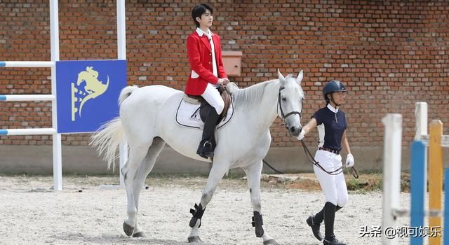  套路|被范丞丞怼到闭麦，如今又被同行套路，张大大洒水大师已经实锤
