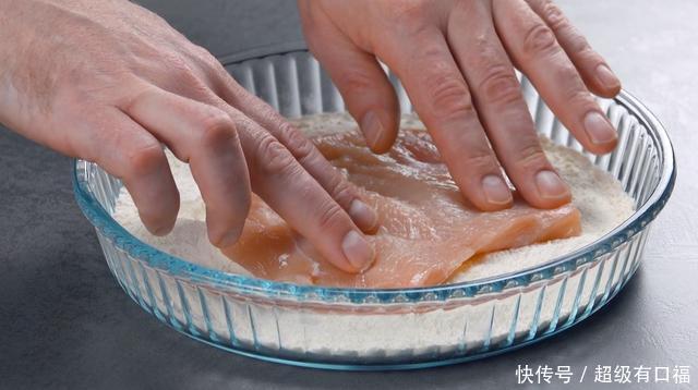  完美|鸡胸肉腌制后，香味与美味的完美结合，起司鸡胸肉佐白酒酱