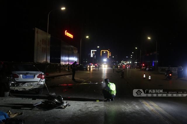 桂A牌号|痛心！广西3车深夜相撞致2死4伤 现场惨烈(组图)