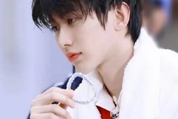  组合|奔跑吧新一期嘉宾亮相机场，三大组合成员齐聚，有生之年系列