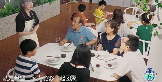  中餐厅|赵丽颖真不适合综艺？《中餐厅》再被黑，被吐槽不及李浩菲高情商