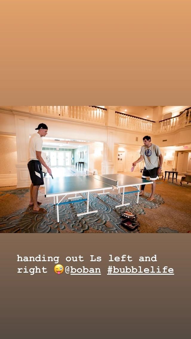  吉斯|交际花？波尔津吉斯晒与博班打乒乓球的照片