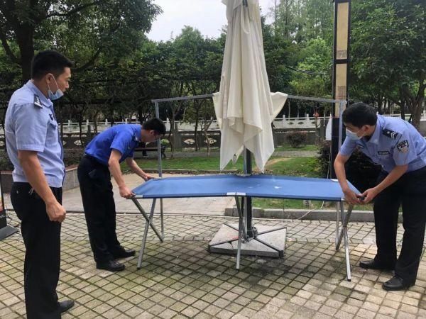  寻回|夜市摊货架支撑杆不翼而飞 沙洋民警细查快速寻回
