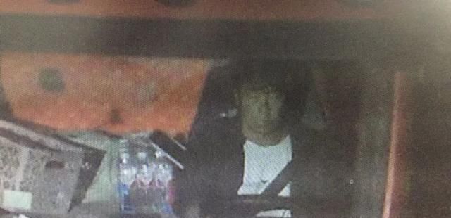  疲劳|【一盔一带】爱是一道伤 疲劳驾驶车辆侧翻桥下 安全带救了他一命