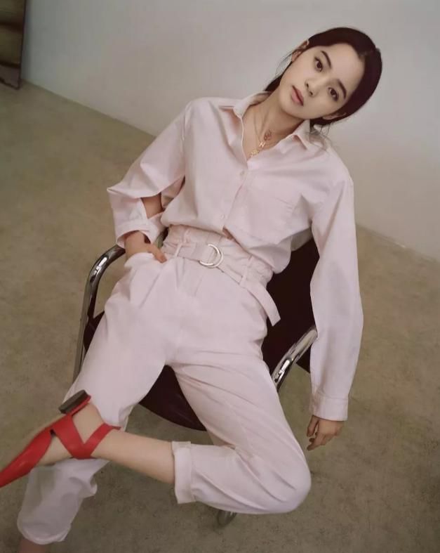  瘦显|来见识一下阔腿裤2.0升级版：显瘦显腿长，必备不后悔