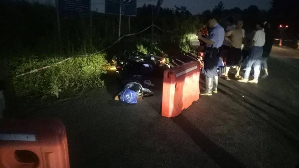  摩托车|昨晚尚义大道一60岁左右男子驾驶摩托车摔倒多处受伤