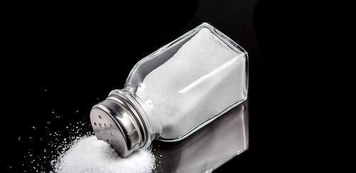  等于|生姜配一物，等于小药铺，中医：着凉、胃痛能改善