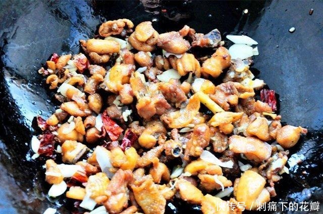 鸡肉|辣子鸡怎么做最好吃掌握这几点,鸡肉外酥里嫩麻辣鲜香,超下饭