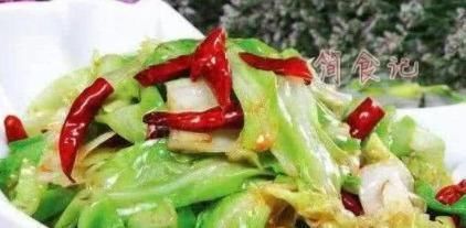 出水|炒包菜时,万万不要直接下锅多加这1步,包菜更翠绿,还不出水