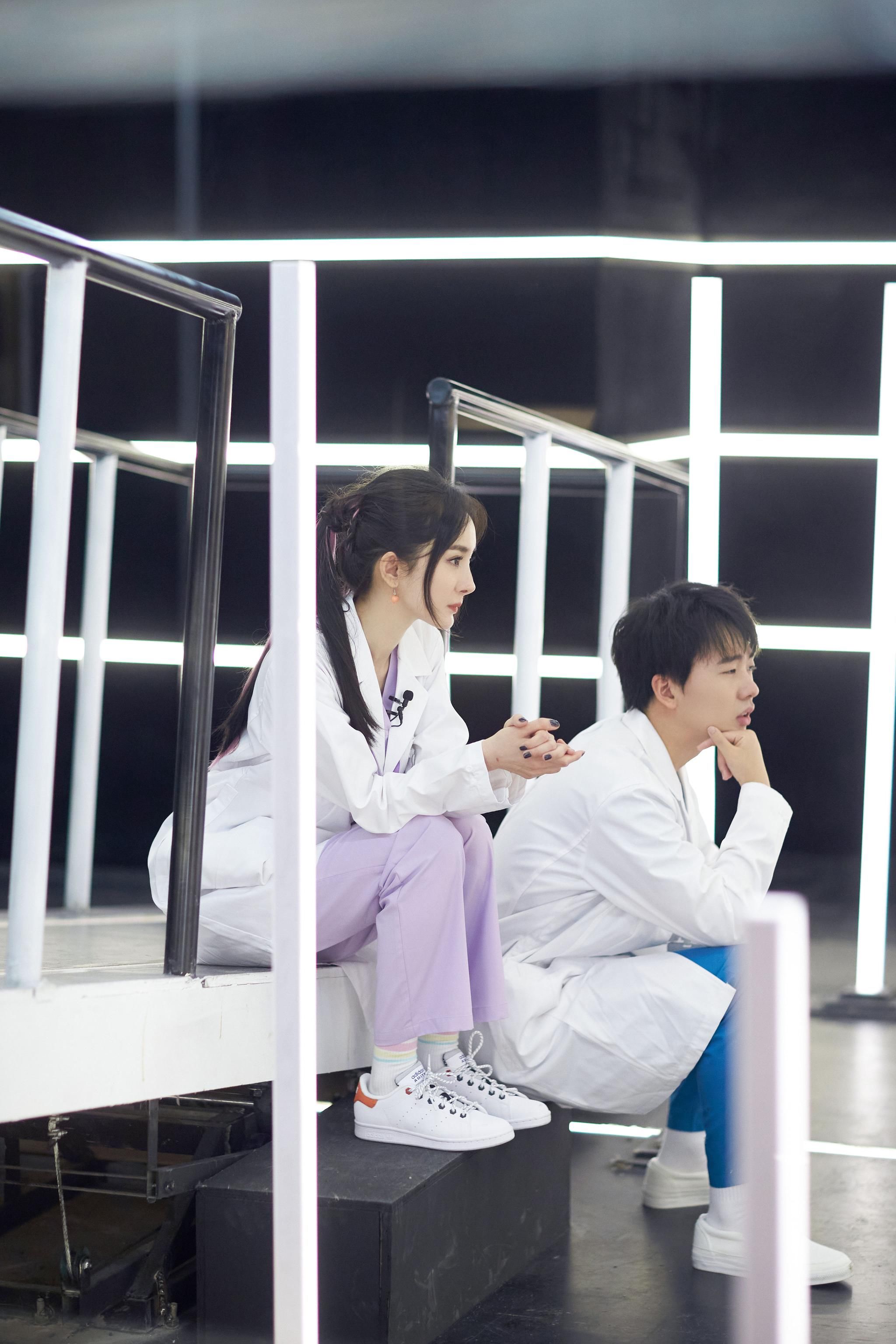  黄明昊|《密室大逃脱2》邓伦黄明昊蹦床抢奖牌