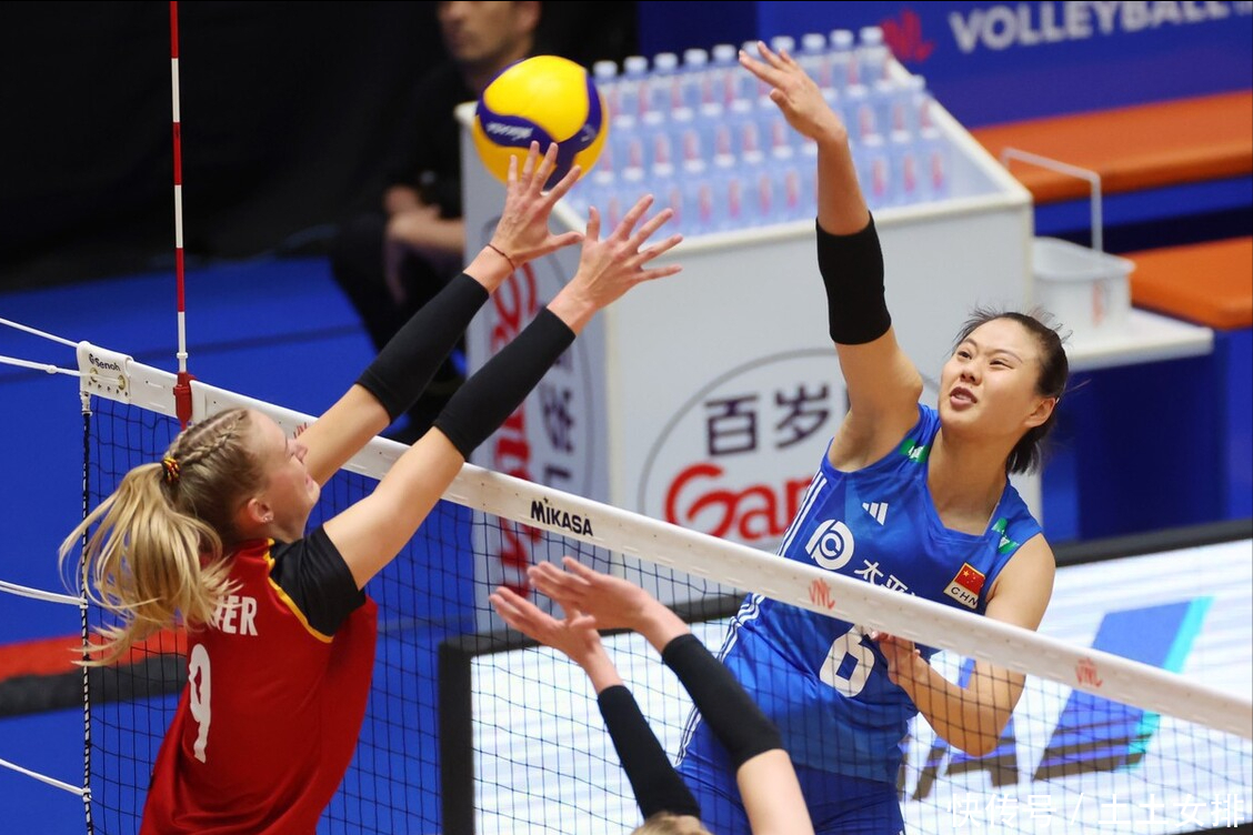 新积分榜，中国女排排名继续下滑！欧洲劲旅有望晋级总决赛